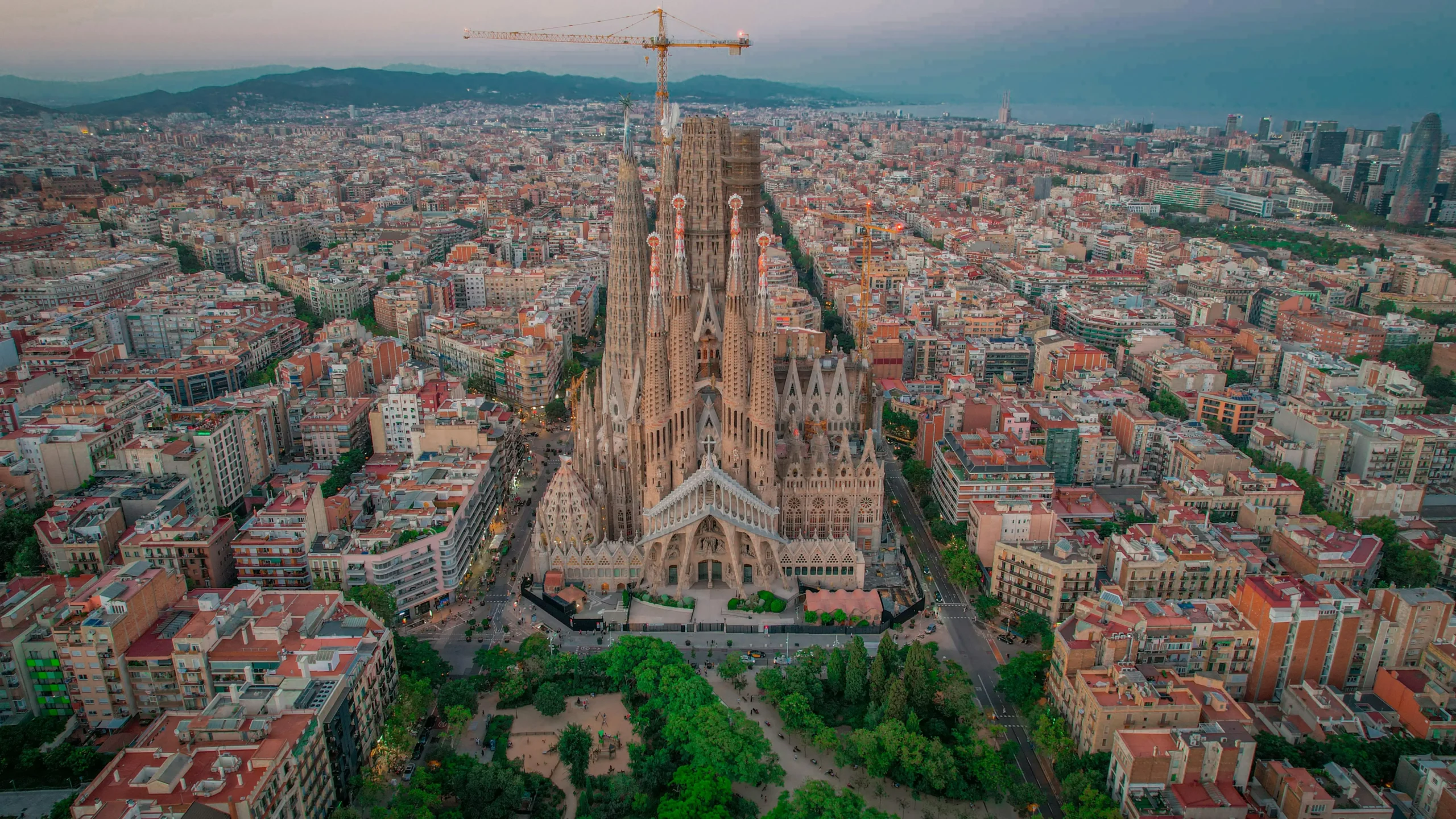 la sagrada familia inside